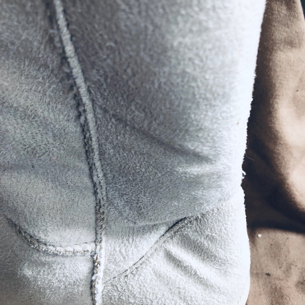 Cozy White Fur-Lined Boots - Picture 4 of 16